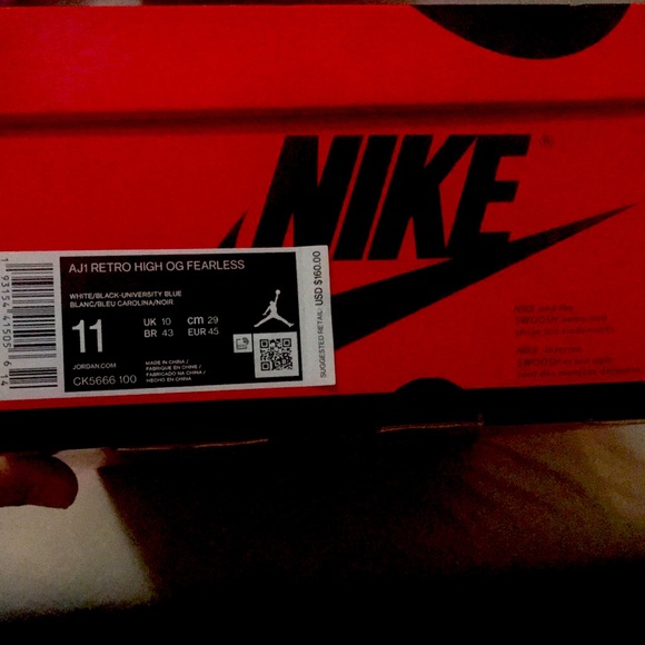 Jordan 1’s FEARLESS size 11 new with box - Picture 2 of 12